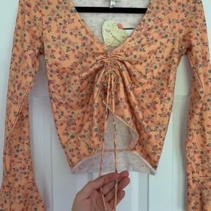 adjustable crop top🌼